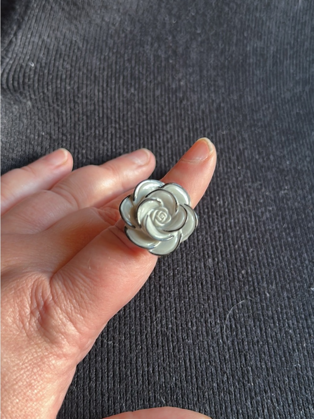 Stella & Dot Silver-Tone Enamel Rose Ring